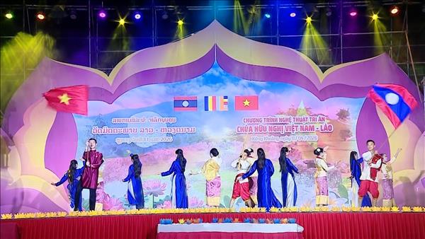 Đoàn kết tri ân các Anh hùng Liệt sĩ Việt Nam-Lào