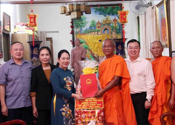 Lãnh đạo Bộ Dân tộc và Tôn giáo thăm, chúc Tết Chôl Chnăm Thmây tại Thành phố Hồ Chí Minh