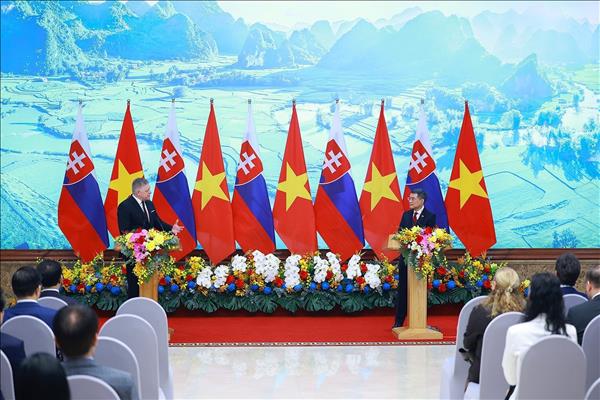 Thủ tướng Việt Nam và Thủ tướng Slovakia gặp gỡ báo chí chung: Nâng cấp quan hệ Việt Nam – Slovakia lên Đối tác chiến lược