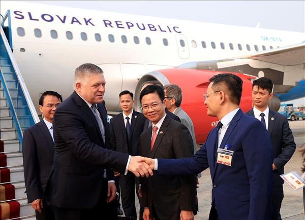 Slovak Prime Minister begins official visit to Vietnam