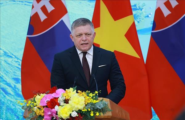 Thủ tướng Cộng hòa Slovakia Robert Fico kết thúc chuyến thăm chính thức Việt Nam