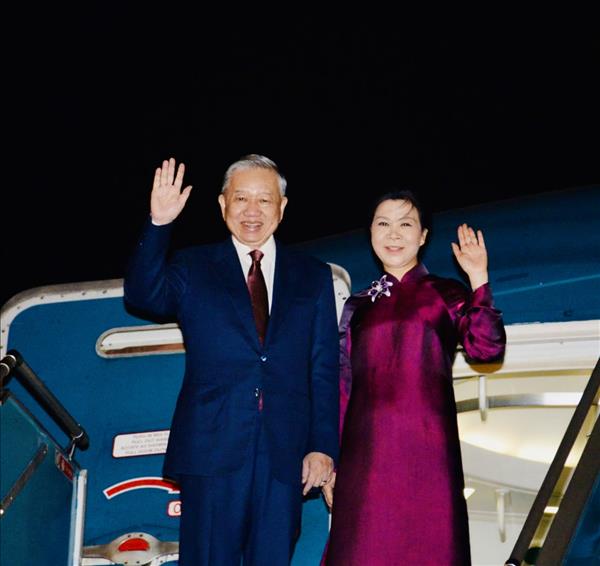 ທ່ານ ໂຕ​ເລິມ ເລ​ຂາ​ທິ​ການ​ໃຫຍ່, ປະ​ທານ​ປະ​ເທດ ຫວຽດ​ນາມ ແລະ ພັນ​ລະ​ຍາ ເດີນ​ທາງ​ໄປ​ຢ້ຽມ​ຢາມ​ທາງ​ລັດ​ຖະ​ກິດ​ຢູ່ ຈີນ