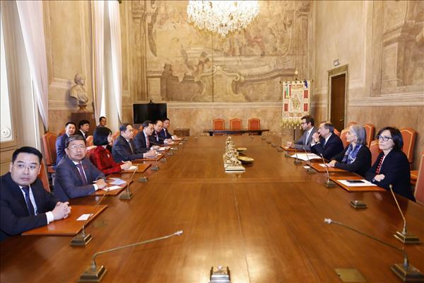 ທ່ານ ເຈິ່ນແທັງ​ເໝິນ ປະ​ທານ​ສະ​ພາ​ແຫ່ງ​ຊາດ ຫວຽດ​ນາມ ຕ້ອນ​ຮັບທ່ານ Giuseppe Sala ​ເຈົ້າ​ຄອງ​ນະ​ຄອນ Milan