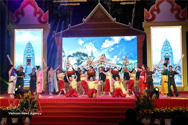 芹苴市军民同庆高棉族传统新年 多项惠民工程意义深远