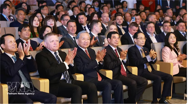 Un concert damitié Vietnam–Slovaquie à Hanoï