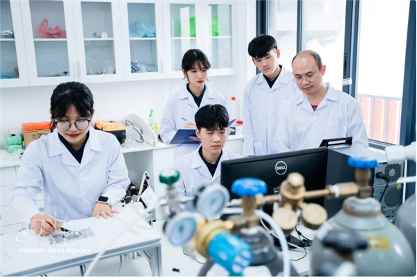 Lancement dun programme de soutien aux doctorants dexcellence pour 2026-2030