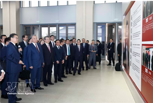 Le dirigeant vietnamien To Lam visite la Nouvelle Zone de Xiongan en Chine