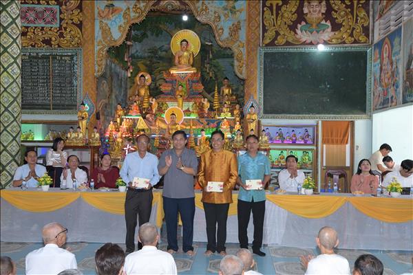 បងប្អូនជនជាតិ ខ្មែរ អបអរសាទរបុណ្យចូលឆ្នាំថ្មី រួមចំណែកអភិវឌ្ឍសេដ្ឋកិច្ច - សង្គម