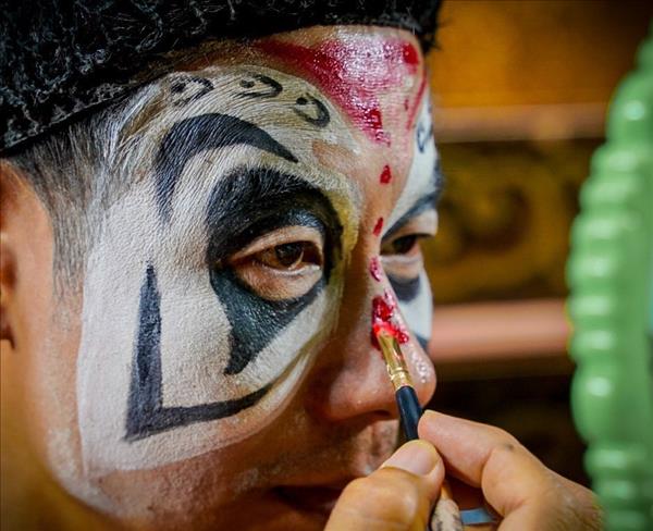 Vẽ mặt - hồn cốt của nghệ thuật Tuồng