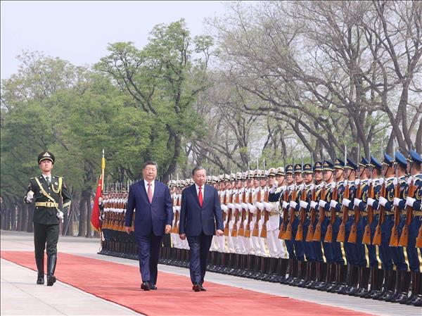 시진핑 中 총서기‧국가주석, ‘국빈 방중 또 럼 당 서기장‧국가주석 위한 환영식 주재