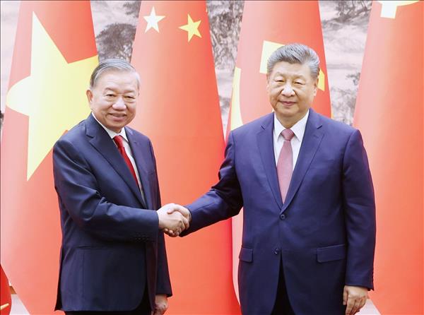 Le leader vietnamien Tô Lâm sentretient avec son homologue chinois Xi Jinping