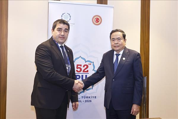 Chủ tịch Quốc hội Trần Thanh Mẫn gặp Chủ tịch Quốc hội Gruzia nhân dịp Đại hội đồng IPU-152