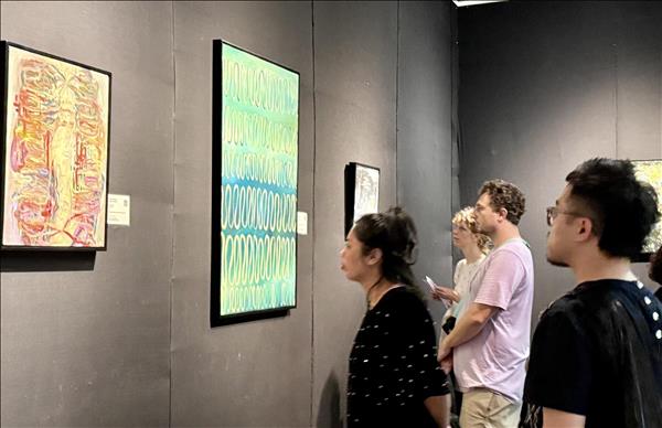 Triển lãm Cội nguồn - sự giao thoa giữa văn hóa và tinh thần nghệ thuật Đông - Tây