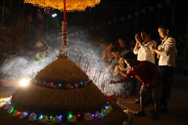 Những ngọn núi cát niềm tin của người Khmer vùng Ba Thê