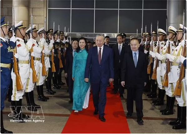 Le dirigeant To Lam quitte Pékin pour Nanning dans le cadre de sa visite en Chine