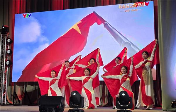 Sinh viên Việt Nam tỏa sáng tại lễ hội văn hóa ở Nga