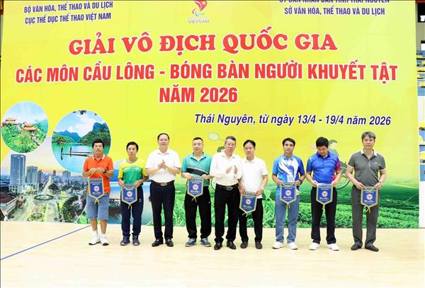 Hơn 140 vận động viên khuyết tật tranh tài cầu lông, bóng bàn ở giải đấu cấp quốc gia