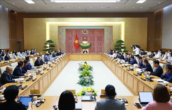 នាយករដ្ឋមន្ត្រី លោក ឡេ មិញហ៊ឹង ទទួលជួបជាមួយគណៈប្រតិភូក្រុមហ៊ុនឈានមុខគេចំនួន ៥២ របស់សហរដ្ឋអាមេរិក