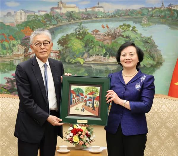 越南政府副总理范氏清茶会见日本Erex集团董事长兼总经理本名均