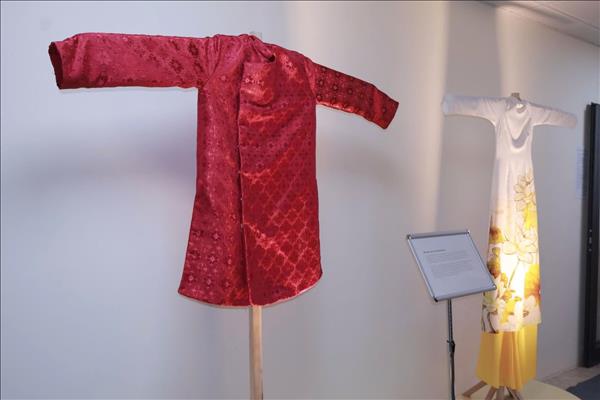 Tọa đàm áo dài ‘Việt Trang Tràng Sắc: Gợi mở góc nhìn đa chiều về di sản