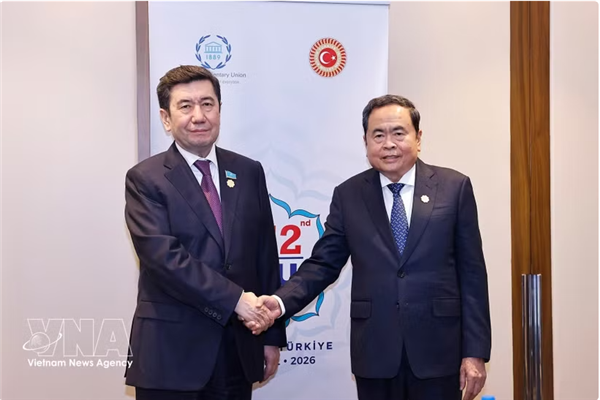 Vietnam et Kazakhstan renforcent leur coopération parlementaire
