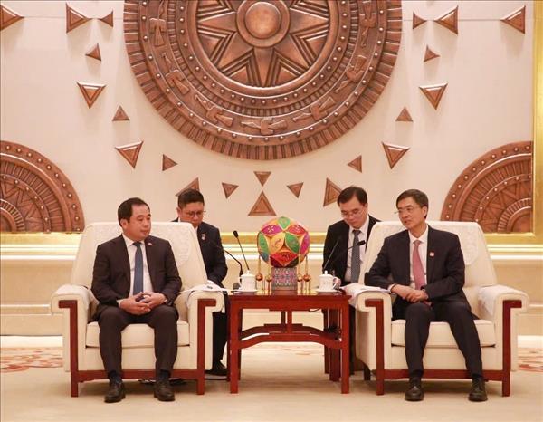 Bí thư Thành ủy Hà Nội Trần Đức Thắng hội kiến Bí thư Khu ủy Khu tự trị dân tộc Choang Quảng Tây Trần Cương