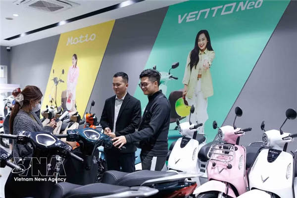 Hanoi impulsa el mercado de motos eléctricas con zonas de bajas emisiones