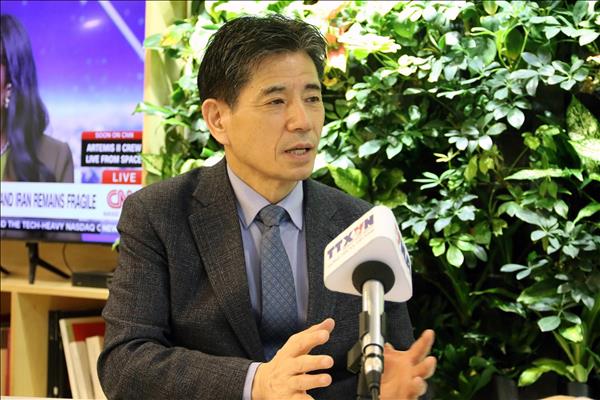 Korean Presidents visit to Vietnam to bring substantive changes to bilateral ties