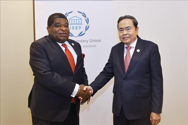 Top Vietnamese legislator meets with IPU Secretary-General on IPU-152 sidelines