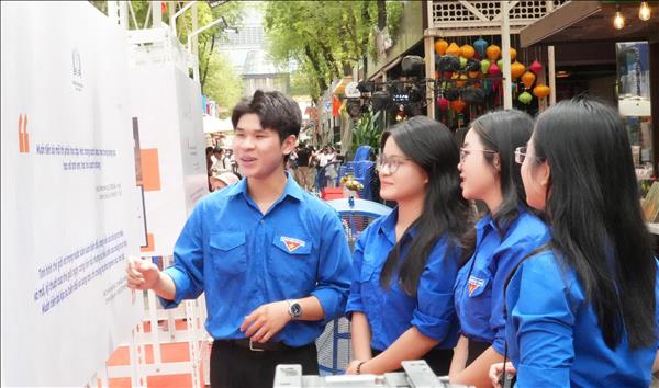 Lan tỏa văn hóa đọc, đưa sách chạm đến cộng đồng