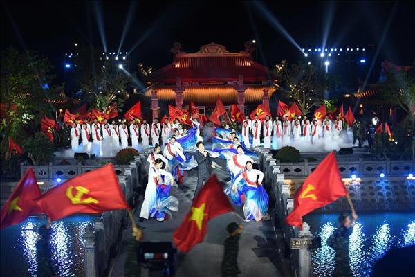 正論芸術プログラム「川に響く叙事詩」、深い感動を呼ぶ