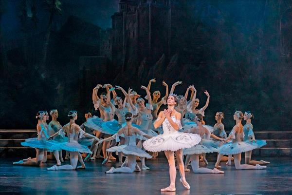 Почти 100 белорусских артистов выступят во Вьетнаме