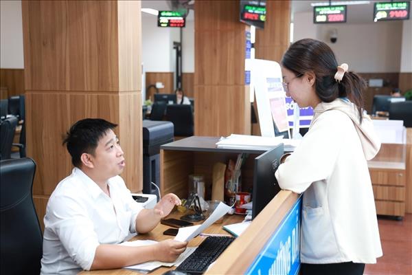 Cải cách hành chính: Chuyển từ quản lý sang phục vụ