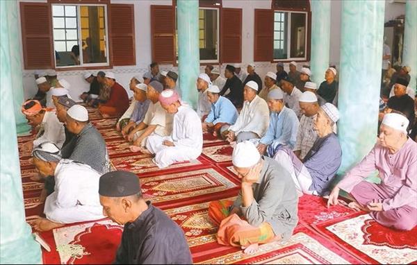 រ៉ាម៉ាដាន ខែចែករំលែកក្តីស្រឡាញ់