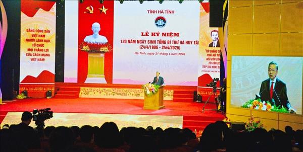 ເລ​ຂາ​ທິ​ການ​ໃຫຍ່, ປະ​ທານ​ປະ​ເທດ​ໂຕ​ເລິມ ເຂົ້າ​ຮ່ວມ​ພິ​ທີ​ສະ​ເຫຼີມ​ສະຫຼອງ 120 ປີ​ແຫ່ງວັນ​ຄ້າຍ​ວັນ​ເກີດຂອງ​ທ່ານ​ເລ​ຂາ​ທິ​ການ​ໃຫຍ່ ຮ່າ​ຮຸຍ​ເຕິບ