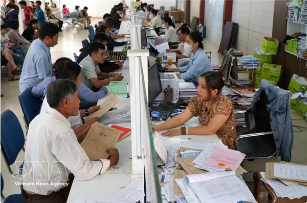 Le vice-PM Nguyen Van Thang demande une réduction de moitié des coûts et délais administratifs