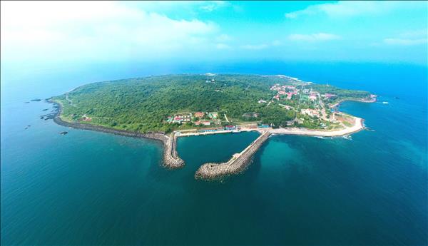 Con Co: A Green Gem Awakens in the Open Sea