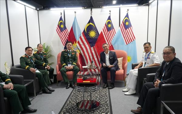 ベトナム、アジア防衛展示会に参加　マレーシアと防衛協力を確認