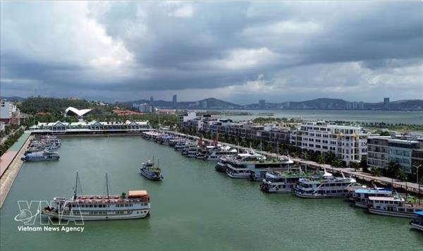 Planning task approved for conservation, promotion of Ha Long Bays values through 2035
