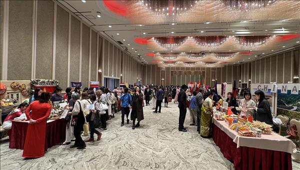 Lan tỏa các sản phẩm truyền thống Việt Nam tại Hội chợ từ thiện ở Nhật Bản