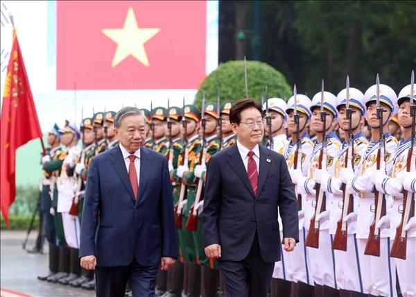 Máximo dirigente vietnamita preside ceremonia oficial de bienvenida al presidente surcoreano