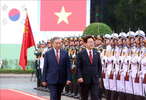 អគ្គលេខាបក្ស ប្រធានរដ្ឋវៀតណាម លោក តូ ឡឹម អញ្ជើញជាអធិបតីក្នុងពិធីបដិសណ្ឋារកិច្ច ចំពោះប្រធានាធិបតីកូរ៉េខាងត្បូង លោក Lee Jae Myung