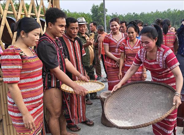 同奈省复现斯丁族求雨节