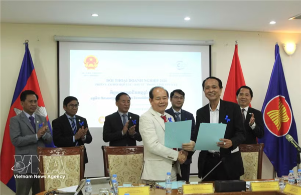 Vietnam y Camboya refuerzan cooperación económica e inversiones