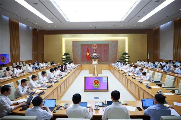 Thủ tướng Lê Minh Hưng: Ưu tiên nguồn lực, tăng tỷ trọng chi phát triển công nghệ chiến lược, công nghệ cao, công nghệ lõi