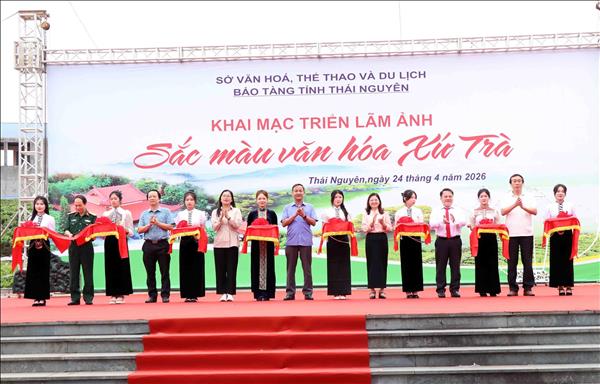 Hơn 100 hình ảnh, hiện vật được trưng bày tại Triển lãm Sắc màu văn hóa Xứ Trà