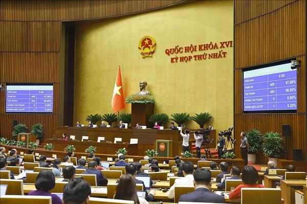 La Asamblea Nacional amplía medio día su primer período de sesiones