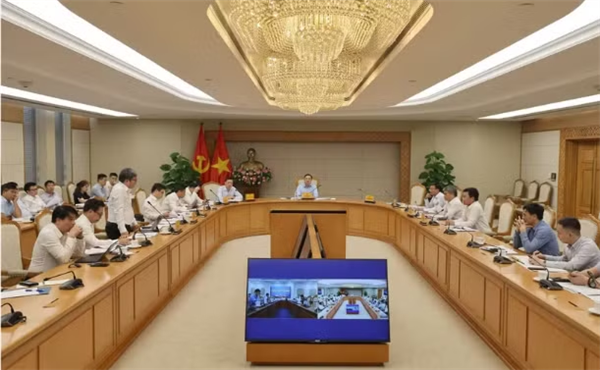 Vietnam impulsa tren de alta velocidad Norte–Sur con participación de todo el sistema político