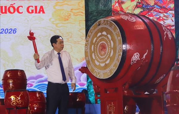 バクダン祭り開幕　