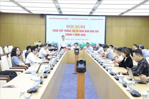 Nhiều hoạt động nổi bật, tạo dấu ấn với du khách dịp Lễ hội Hoa Phượng Đỏ